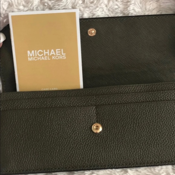 Army green mk wallet - Picture 2 of 5